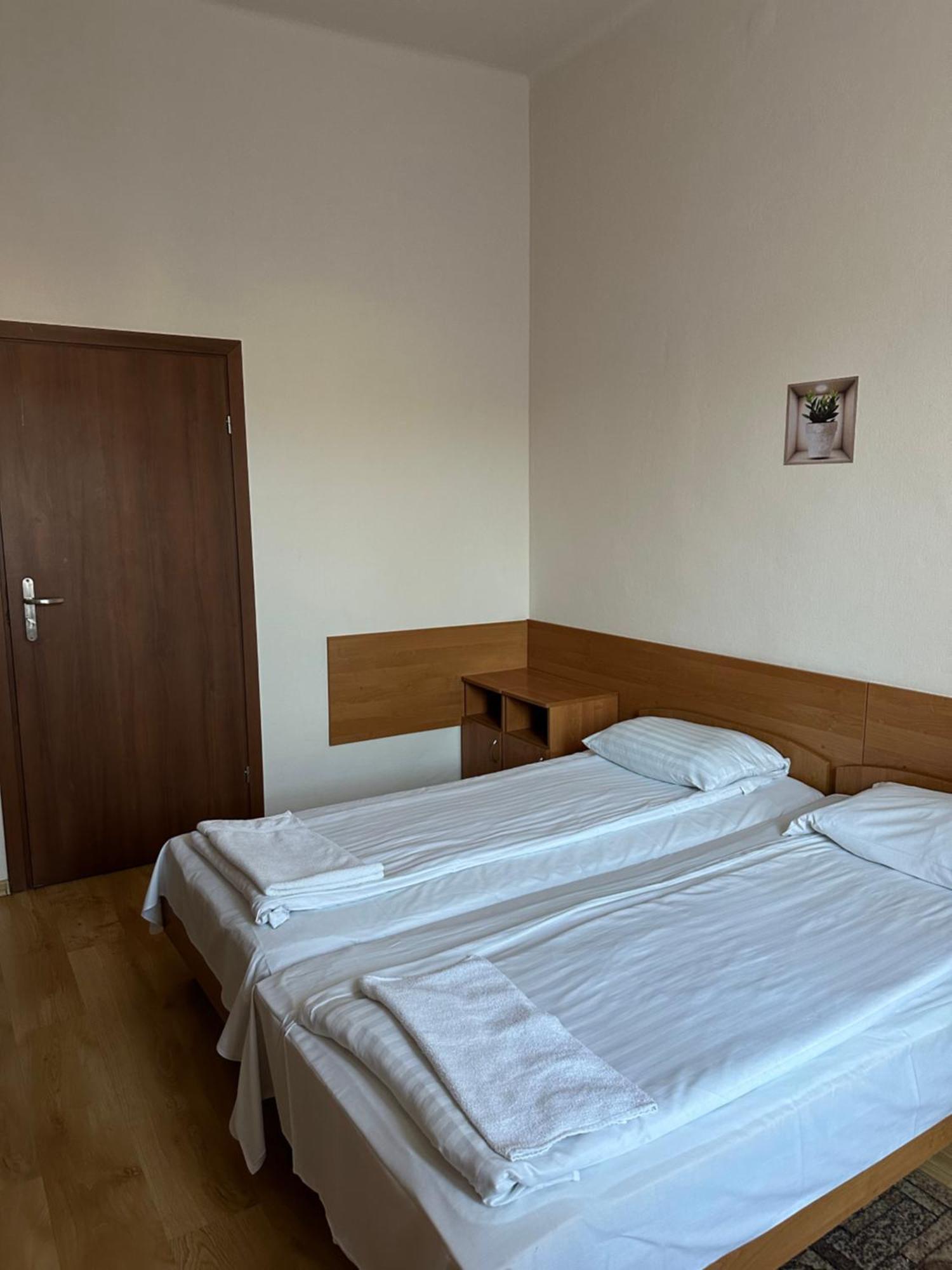 Hotel Haga Częstochowa Exteriör bild
