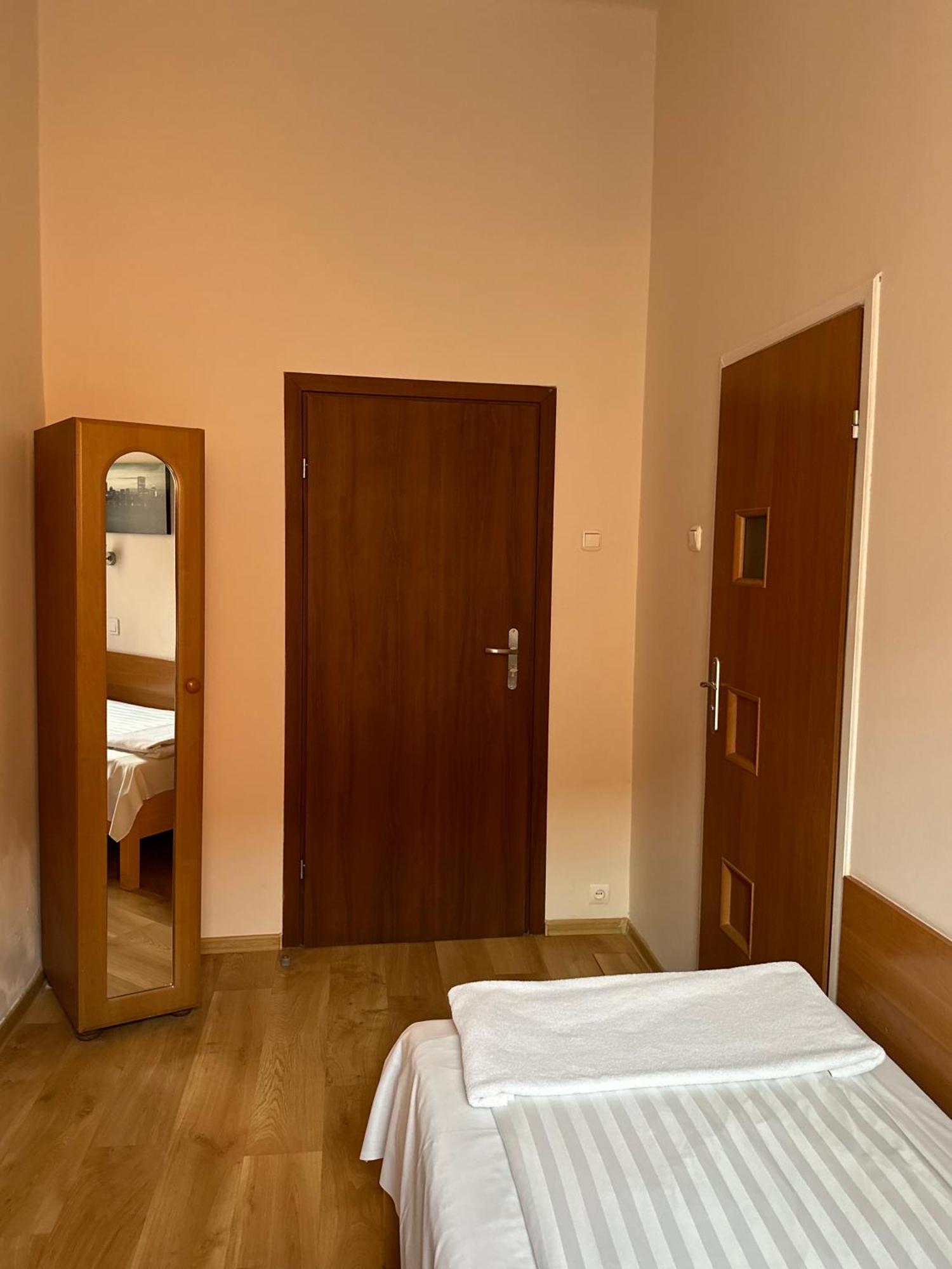 Hotel Haga Częstochowa Exteriör bild